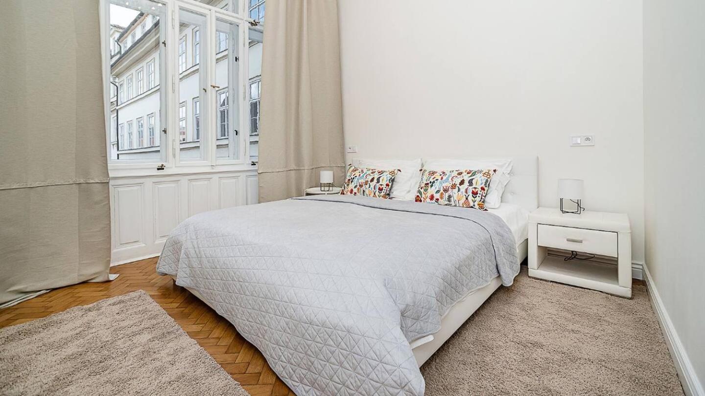 Apartment Bright With Terrace